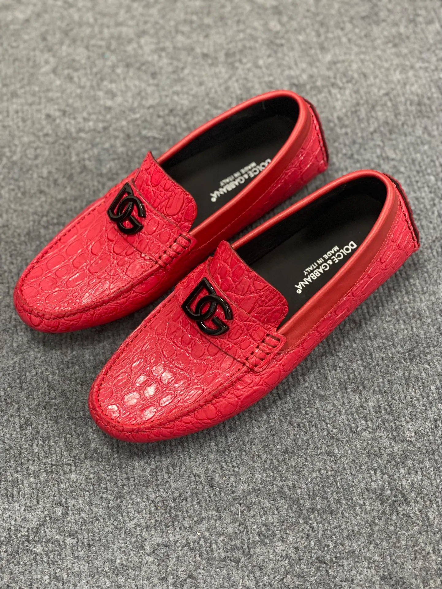 Men's Men's Shoes Men's Men's Shoes 💰700 new style "DG Duban Spring New Casual Driving Shoes" latest hot style, top brand luxury ~ purchasing agency, top quality ~.  The upper is made of imported original cowhide with fine workmanship. The original stylish and stylish soft rubber wear-resistant and non-slip outsole is light and comfortable on the feet. The real thing looks better in real life, 38-45